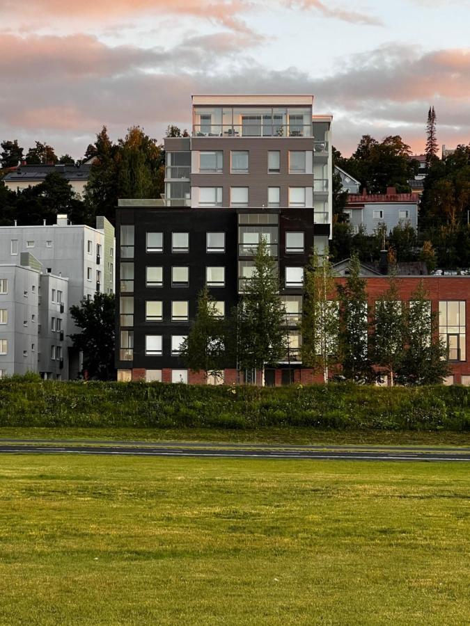 Uusi Upea Asunto Jaervinaekoealalla Ja Autohallilla Tammerfors Eksteriør bilde